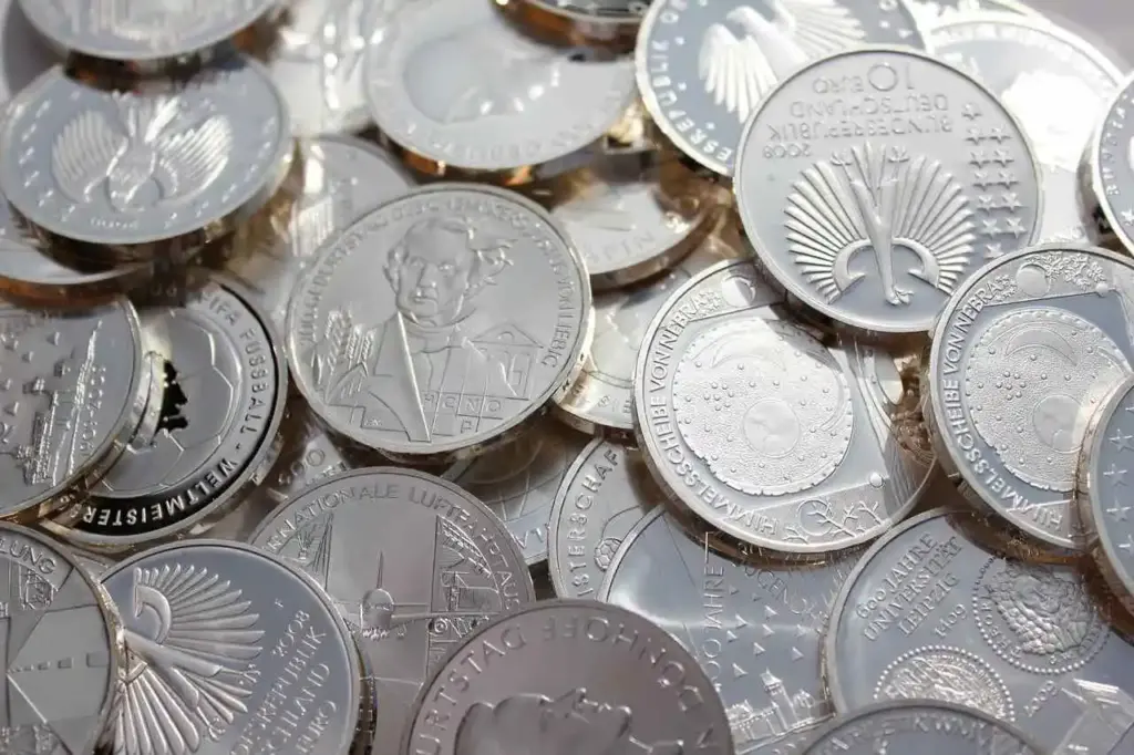 Srebrne monety kolekcjonerskie - czy warto w nie inwestować?