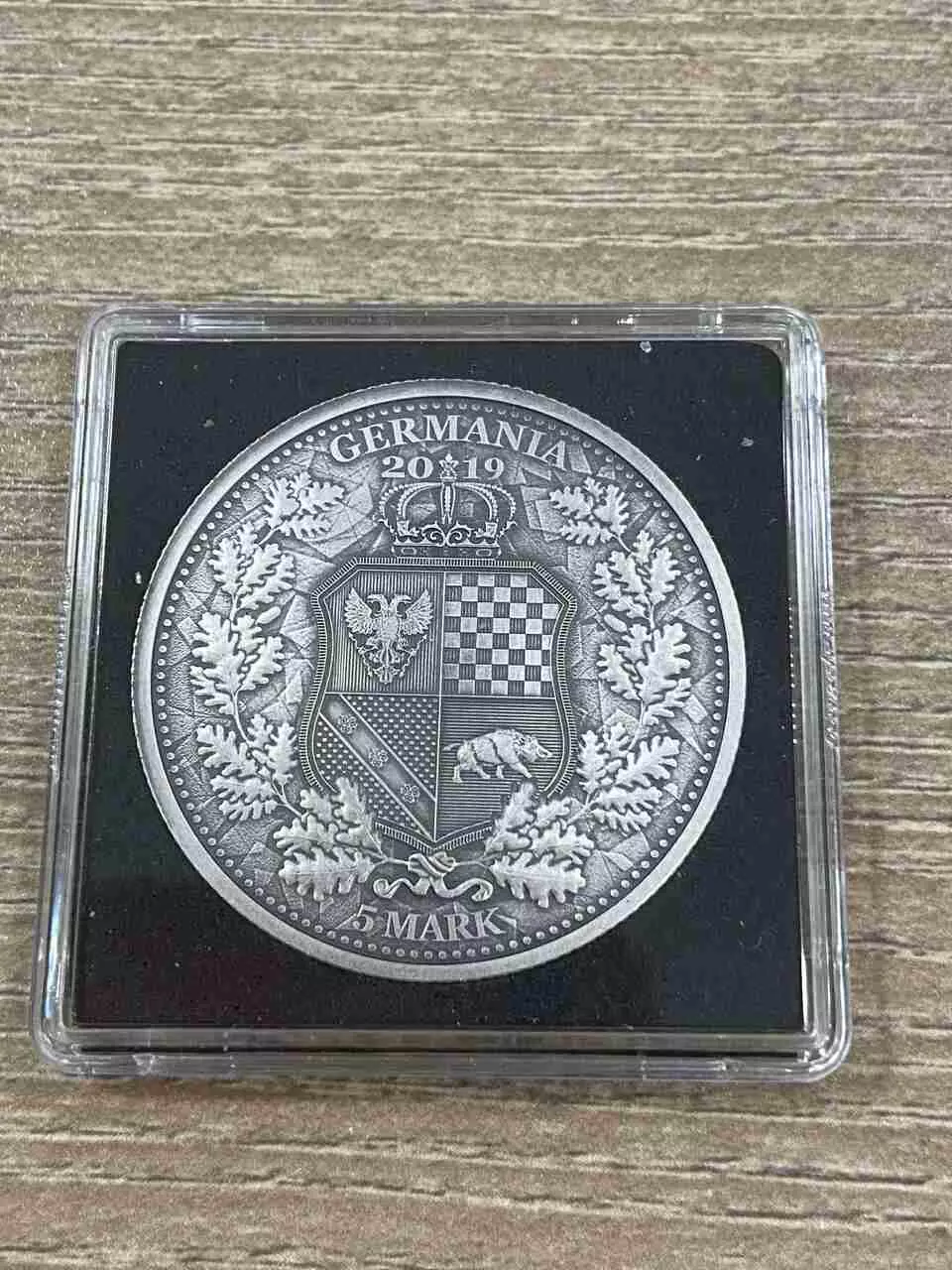 Srebrna moneta Britannia and Germania Allegories 1 uncja Srebra 2019 Antique Finish and Color - obrazek 2